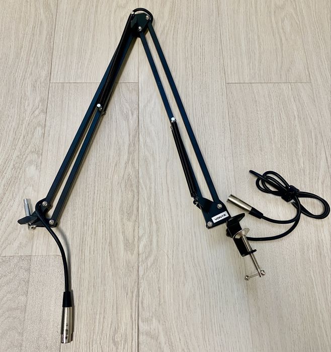 Brat microfon ajustabil pe inaltime