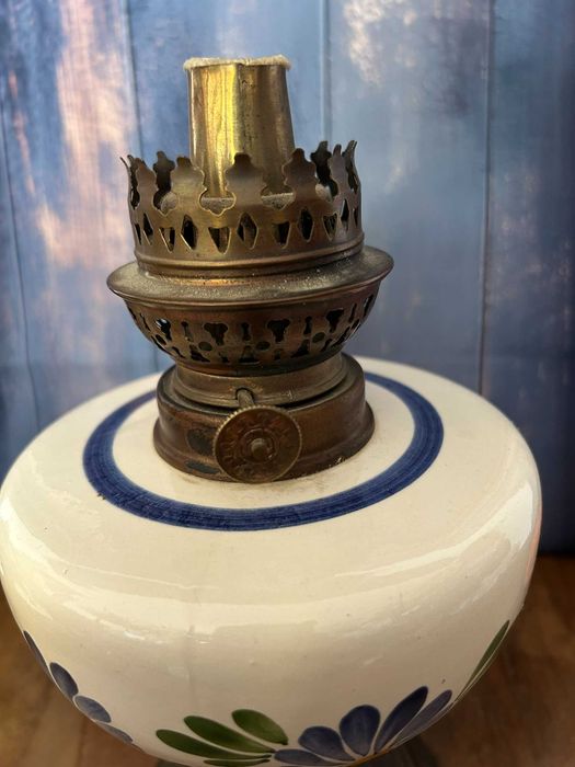 DN749 Frumoase lampa de petrol fara sticla 27 cm inaltime 15 cm diam