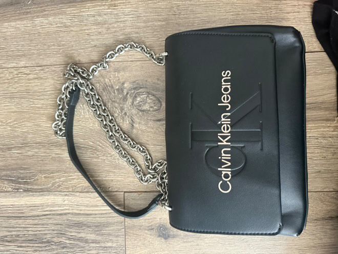 Оригинална дамска чанта calven klein нова