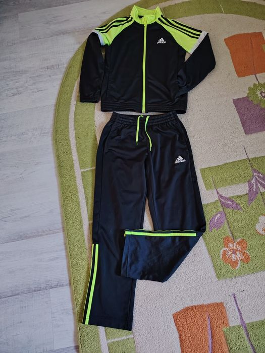 Trening Adidas copii, nu Nike