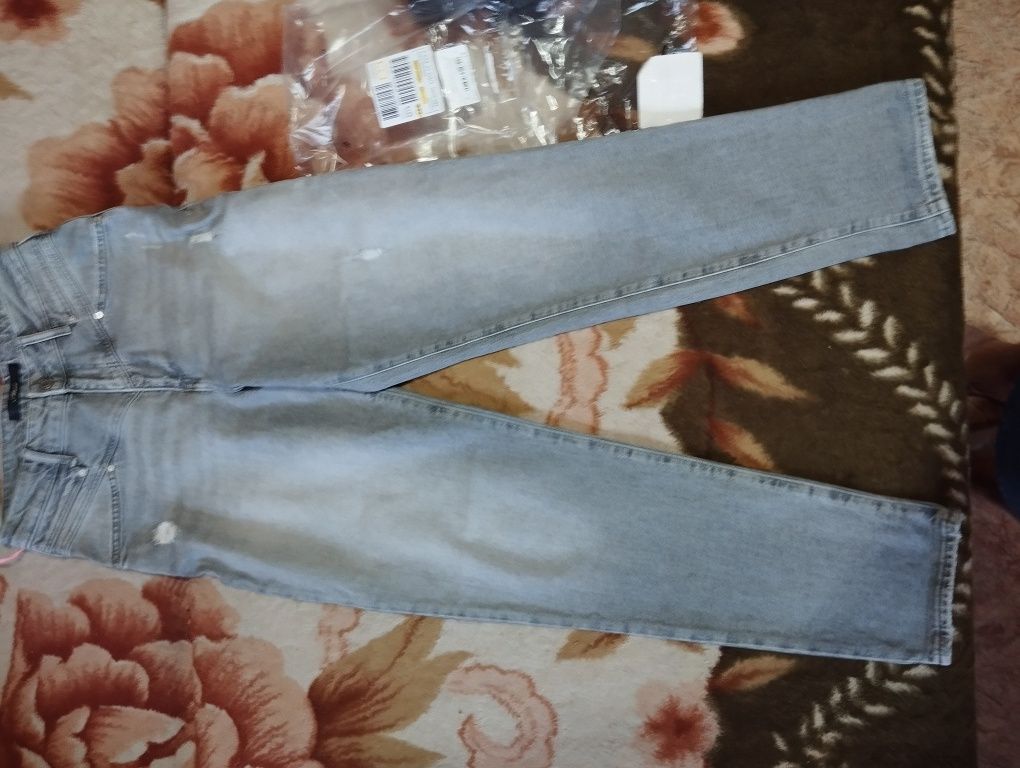 Продам джинсы фирмы Мави