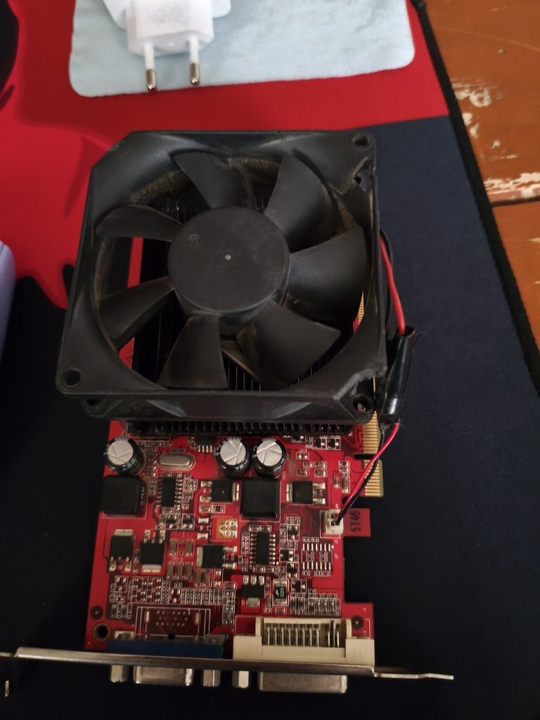 Видеокарта Nvidia GT 220 1GB DDR2 128BIT