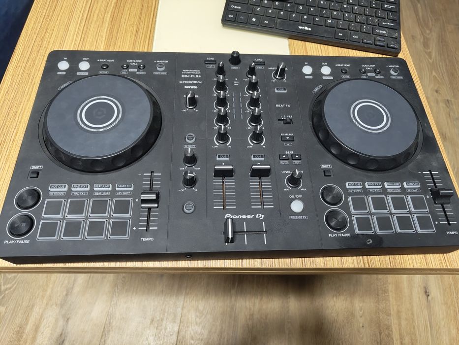 DJ миксер / контролер Pioneer DDJ-FLX4