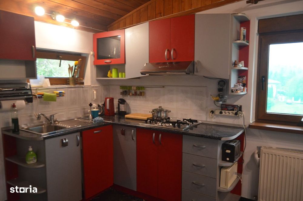 Busteni-Casa de vacanta cu panorama superba