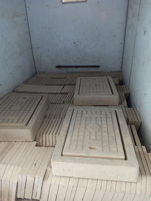 Люк колодец бордюр