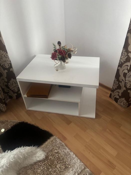 Vand mobila living si canapea