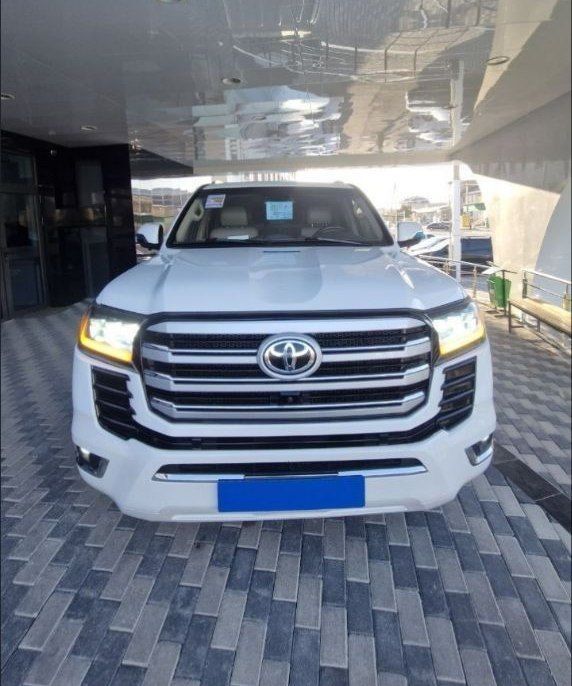 Tayota Land Cruiser 200 Yaponka