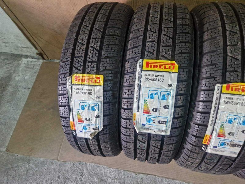 4 Pirelli R16C 195/60
нови зимни бусови гуми 
DOT3418