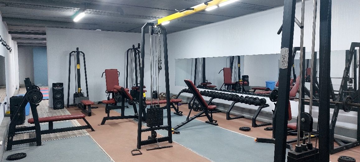 Tinajorlar gantel shtanga kaplekt pul zaril  kelishilgan narhda sotila