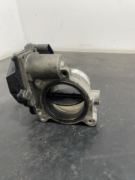 Clapeta acceleratie Audi A4 B8 3.0 TDI 2.7 TDI V6