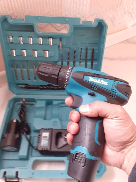 39лв  чисто нов ВИНТОВЕРТ на makita пишете или се обадете