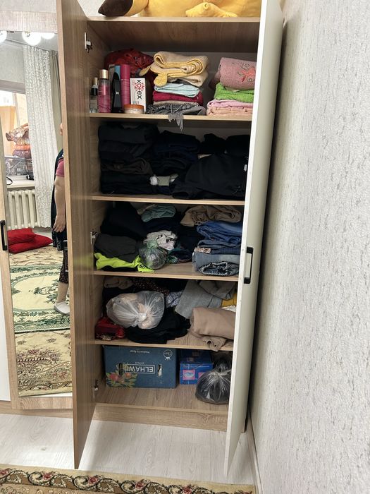 Продается Шифоньер.