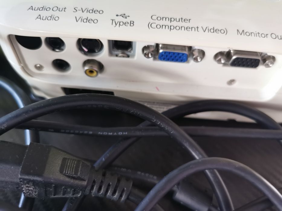 Videoproiector Epson EB-x9