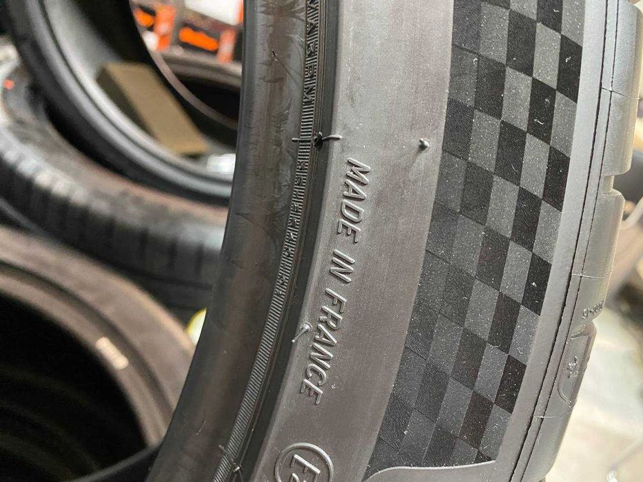 Michelin Pilot Sport 4 S  265/40R22   2025