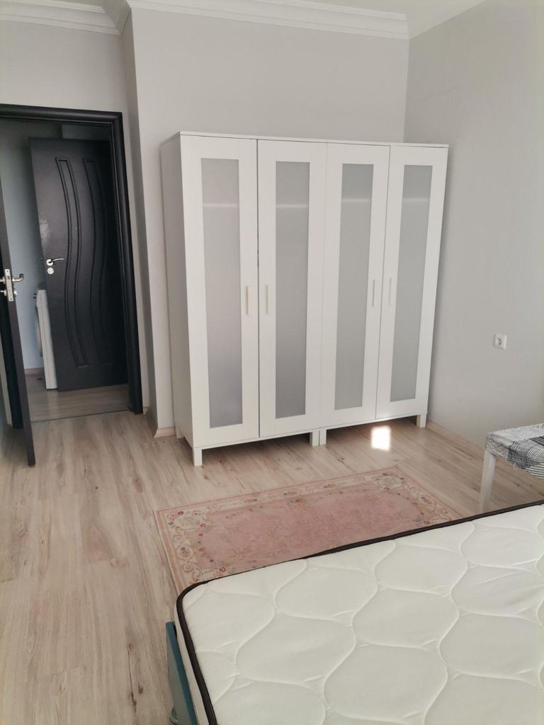 Дава се под наем Тристаен апартамент в Пловдив, Кючук Париж - 80 кв.м за 425 € - Снимка #4