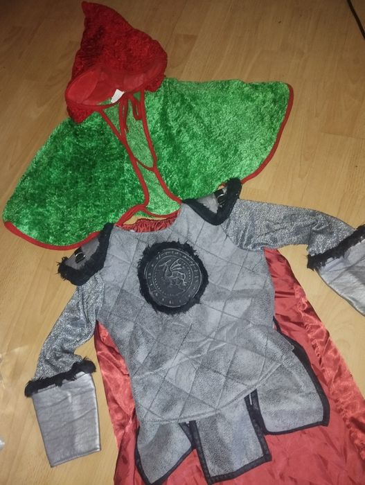 Pelerine și costumații noi carnaval