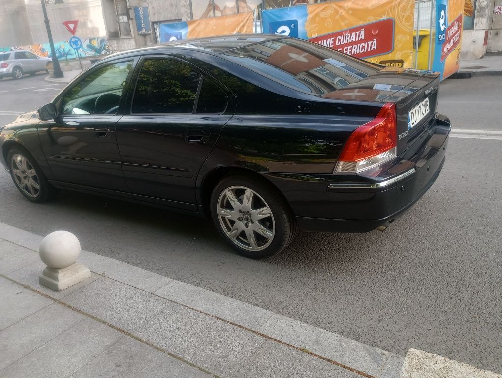 Volvo S60 2.4 D 2007 162500 km 5200 euro