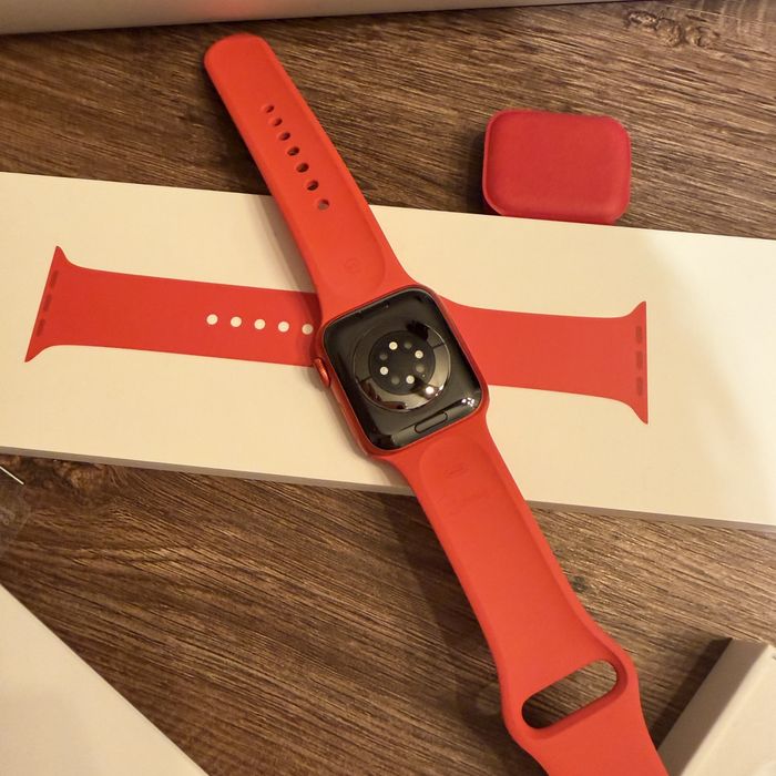 Apple Watch series 6 RED 40mm 32GB