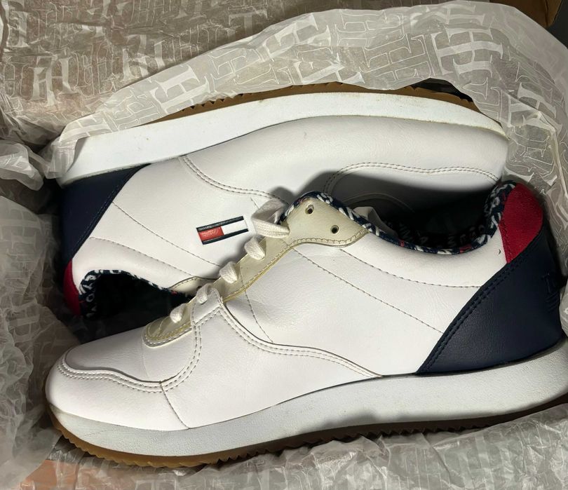 TOMMY HILFIGER -  дамски маратокнки  № 39,5