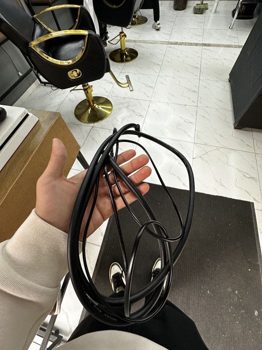 Продается plastation 4 slim 512 гб внутри 5 игр цвет белый 2 джостика