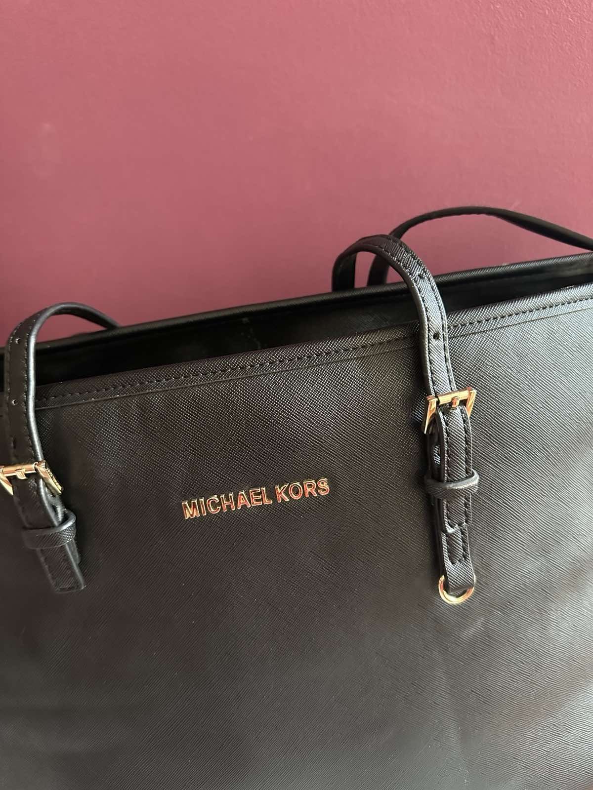 Дамска чанта- Michael Kors