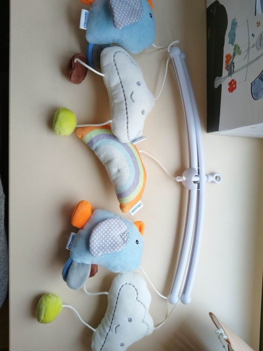 Музикална играчка за бебешка кошара