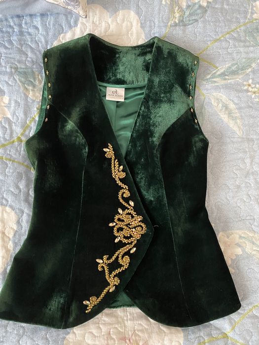 Продам национальную жилетку от известного дизайнера
