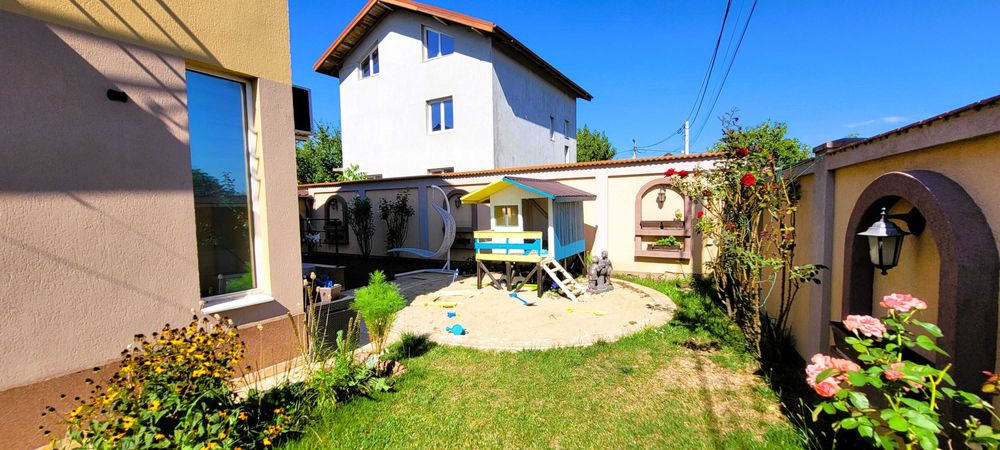 Proprietar,Vila P+1 complet utilata, curte amenajata, panouri,Domnesti