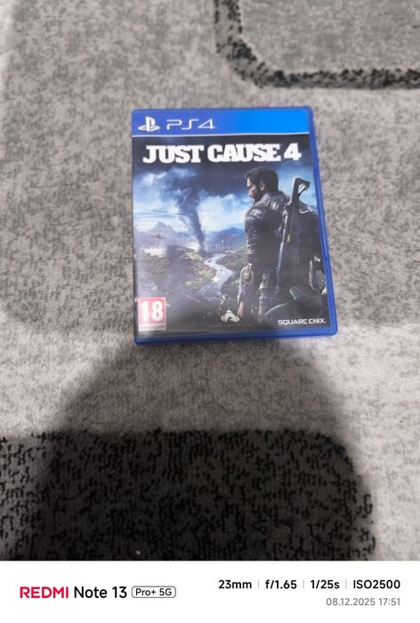 Ps4 pro със 6 игри