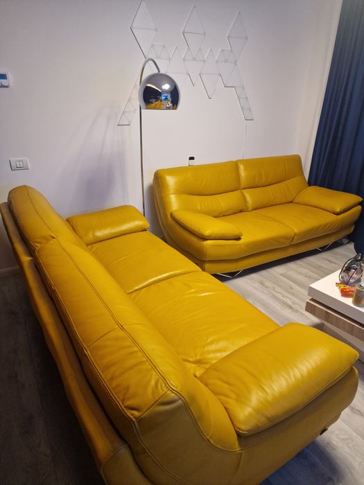 Vand canapele de piele