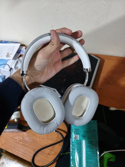 Hoco naushniklari sotiladi