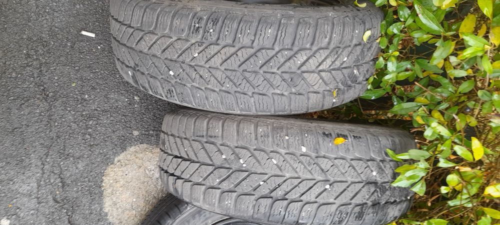 Cauciucuri de iarna cu jante de tablă