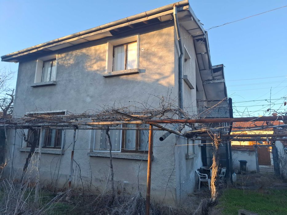Продавам къща в с. Копринка