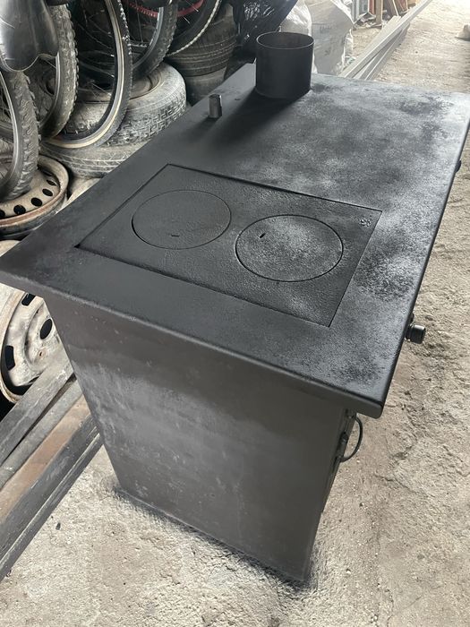 готварска печка на твърдо гориво  Прити с водна риза.