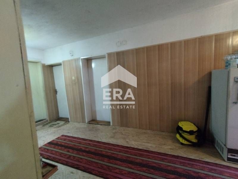 Просторна къща в село Малък извор