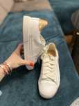 Adidasi albi Bershka dama