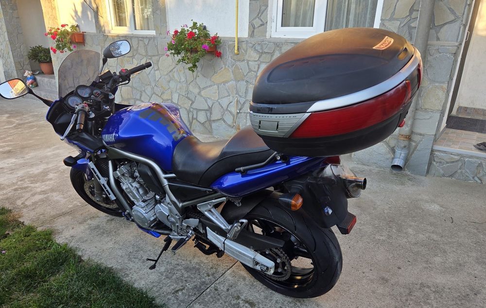 Yamaha Fazer 1000cm, 140CP, înmatriculată, an 2003, foarte buna