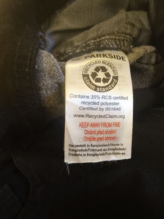 Pantaloni cu buzunare laterale