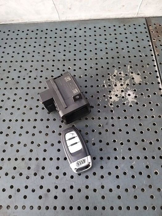 Contact auto cu cheie audi a4 b8 8k 8k0909131d 3330430103