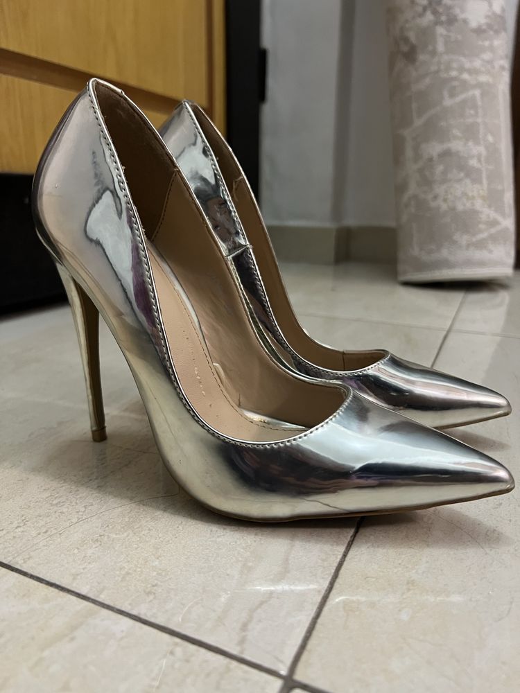 Pantofi stiletto argintii