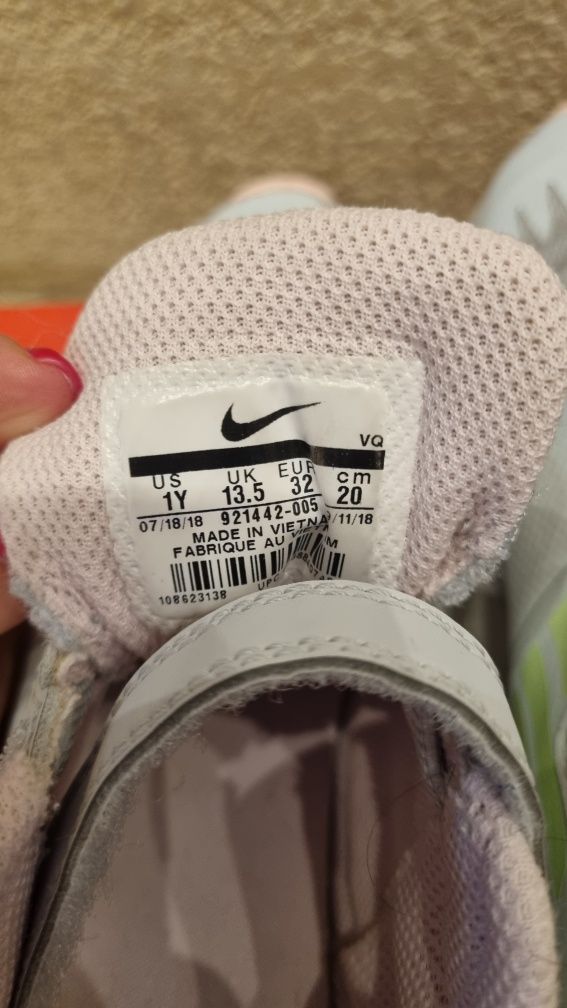 Маратонки  Nike   Air
