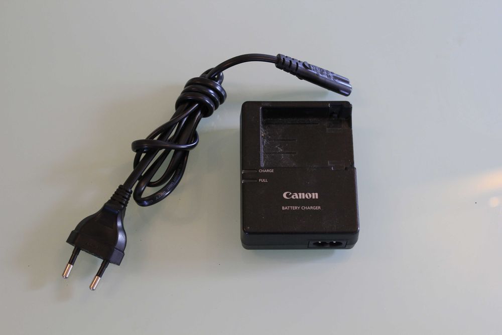 Canon EOS 550D + аксесоари – готов комплект за снимане