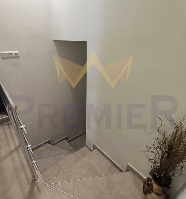 Дава се под наем Тристаен апартамент в Варна, Бизнес хотел - 80 кв.м за 510 € - Снимка #9