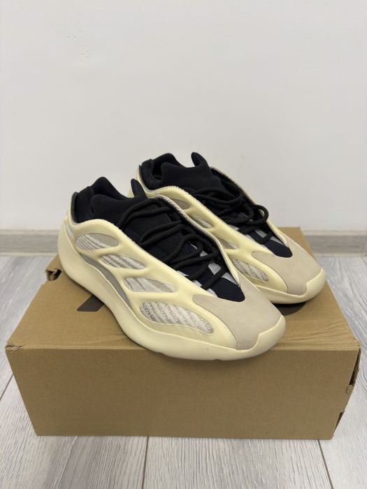 Yeezy 700 Azael Full Box