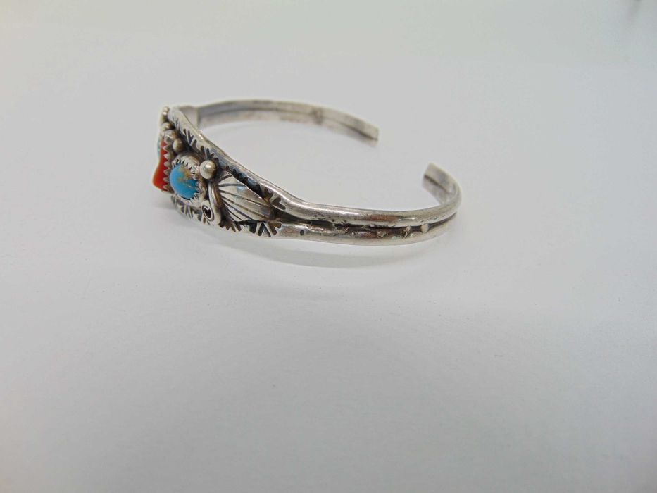 Bratara navajo din argint cu turcoaz si coral