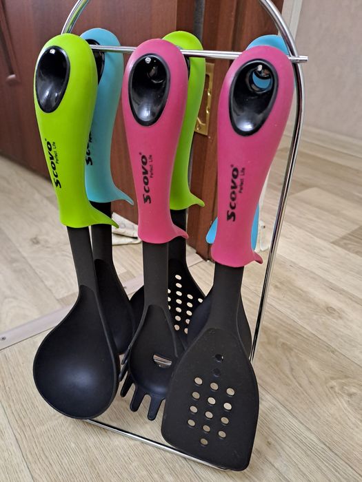 Набор столовых принадлежностей для кухни