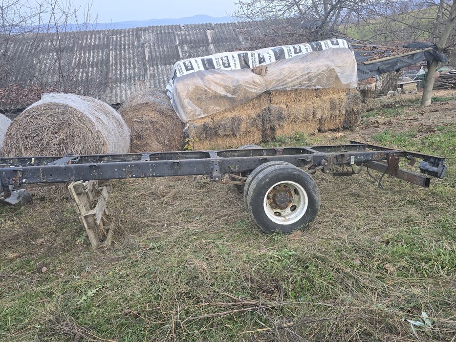 Vând axe și șasiu
