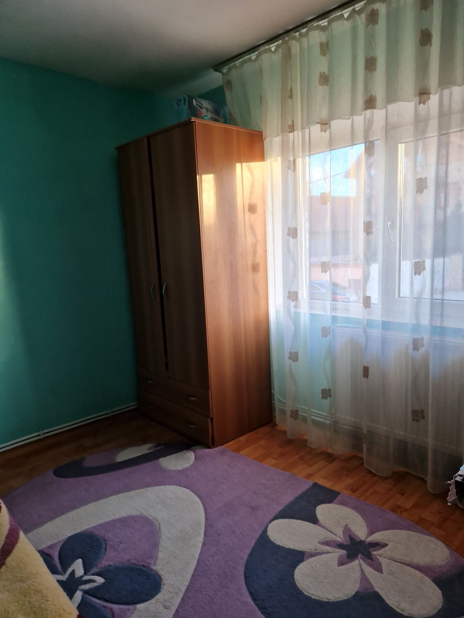 Vand apartam 3 camere sau schimb cu apartam 2 camere