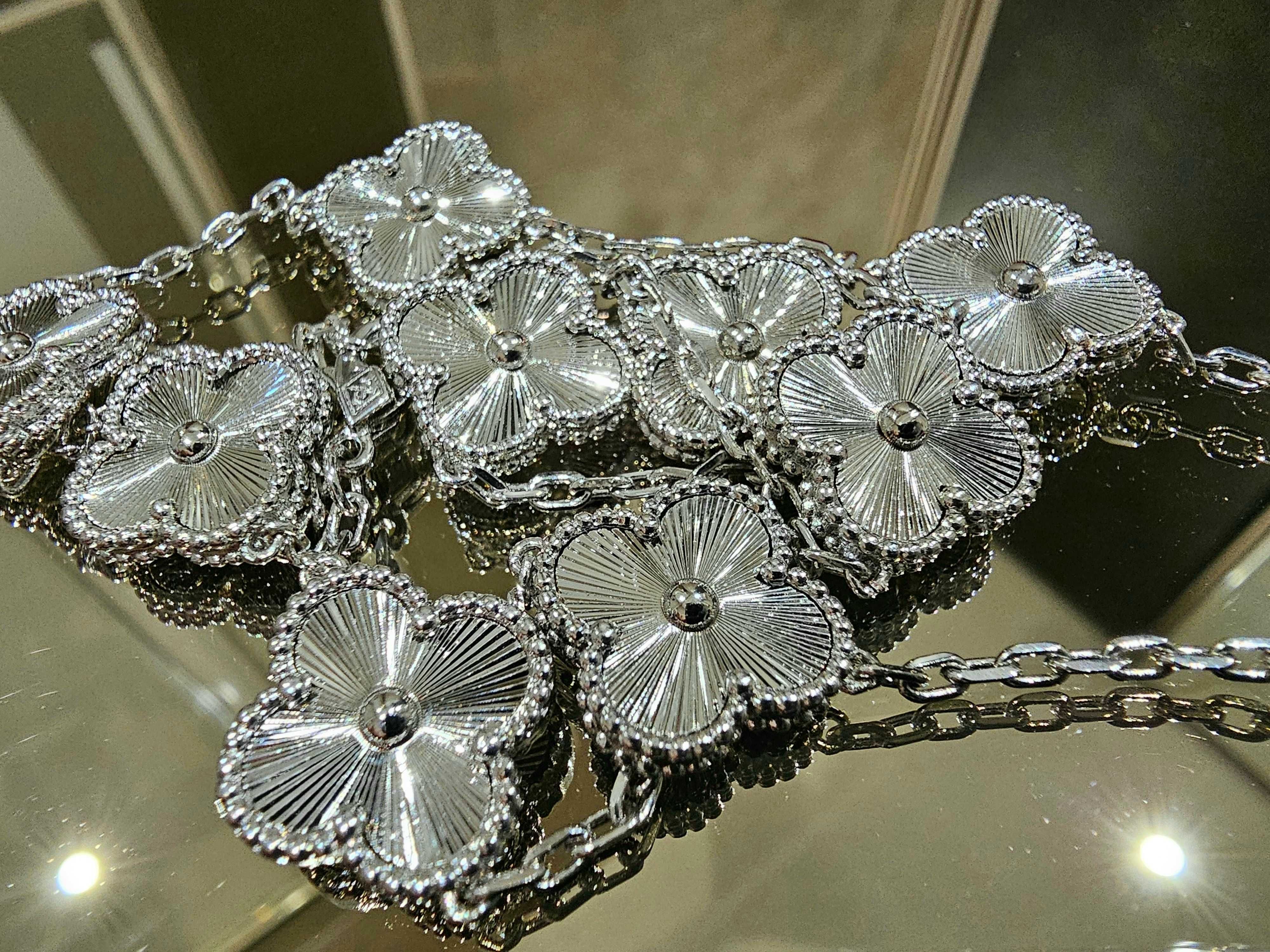 Van Cleef & Arpels VCA Silver Vintage Alhambra 10 Motifs Дамско Колие