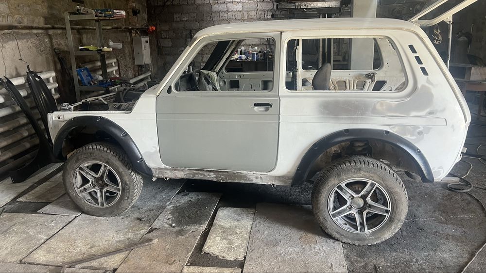 Резина на ниву кама на 16